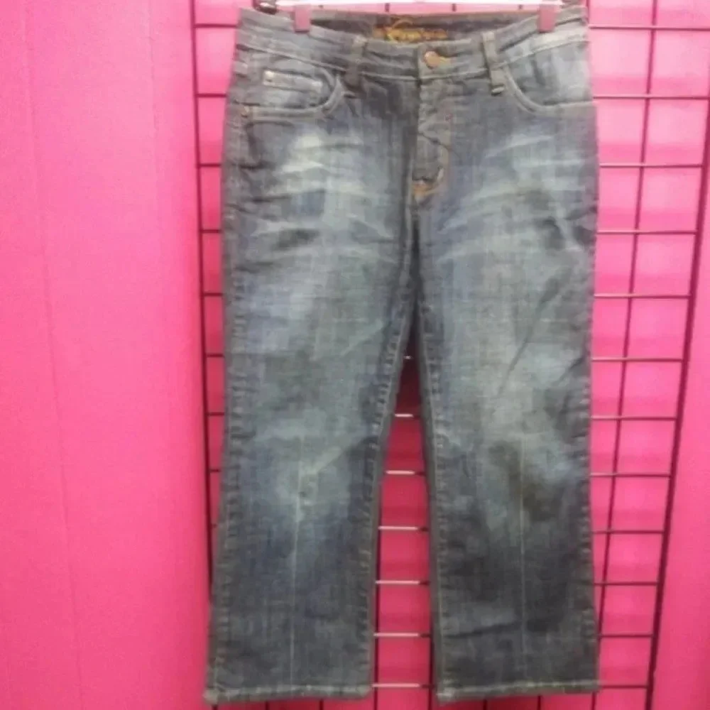 Denim Capris - Picture 2 of 5